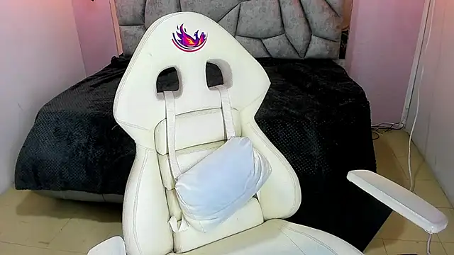 Snapshot of Addyy_02 chatting on 04/10/26, 07:18 Addyy 02 online show from 04/10/26, 07:18