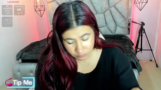 Addyy 02 online show from 06/05/26, 04:02