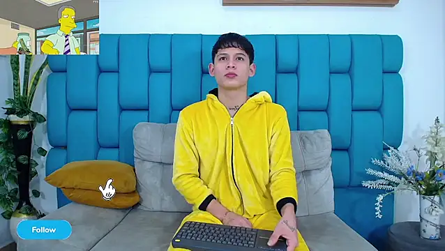 Snapshot of Brian_hot chatting on 03/27/26, 12:16 Brian hot online show from 03/27/26, 12:16