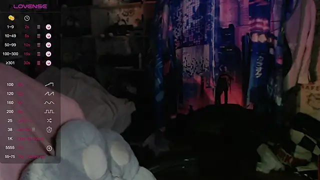 Dreamy Red Girl online show from 10/12/25, 05:56