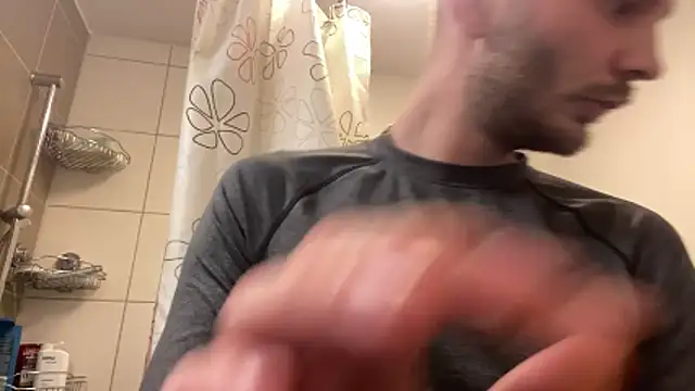 Snapshot of MolleDolle chatting on 03/19/26, 02:54 MolleDolle online show from 03/19/26, 02:54