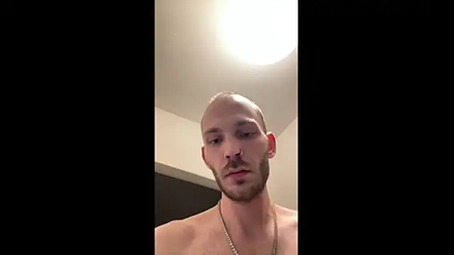 Snapshot of MolleDolle chatting on 04/21/26, 08:23 MolleDolle online show from 04/21/26, 08:23