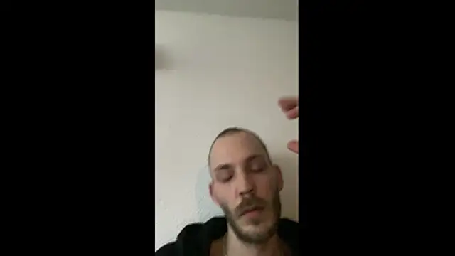 Snapshot of MolleDolle chatting on 04/24/26, 05:26 MolleDolle online show from 04/24/26, 05:26