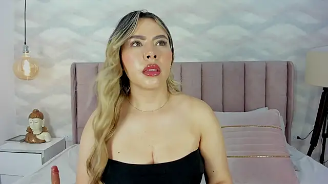 Snapshot of Katya_blonde chatting on 10/11/25, 12:26 Katya blonde online show from 10/11/25, 12:26