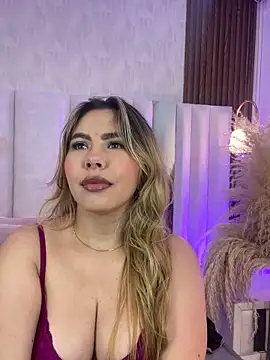 Snapshot of Katya_blonde chatting on 11/18/25, 03:45 Katya blonde online show from 11/18/25, 03:45