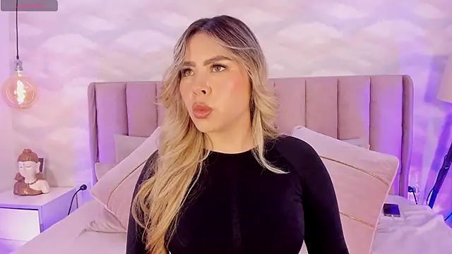 Snapshot of Katya_blonde chatting on 11/19/25, 12:16 Katya blonde online show from 11/19/25, 12:16