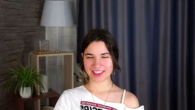 Snapshot of AmmieGerber chatting on 10/15/25, 01:28 AmmieGerber online show from 10/15/25, 01:28