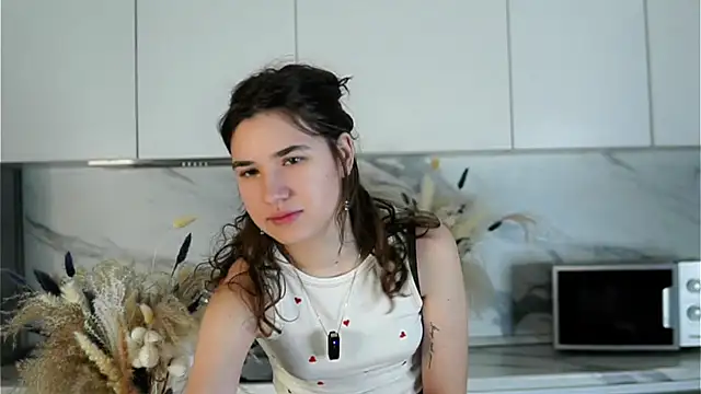 Snapshot of AmmieGerber chatting on 10/22/25, 01:28 AmmieGerber online show from 10/22/25, 01:28