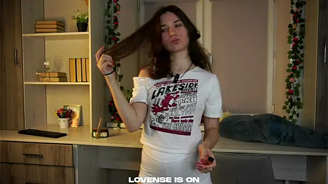 Snapshot of AmmieGerber chatting on 11/29/25, 01:19 AmmieGerber online show from 11/29/25, 01:19