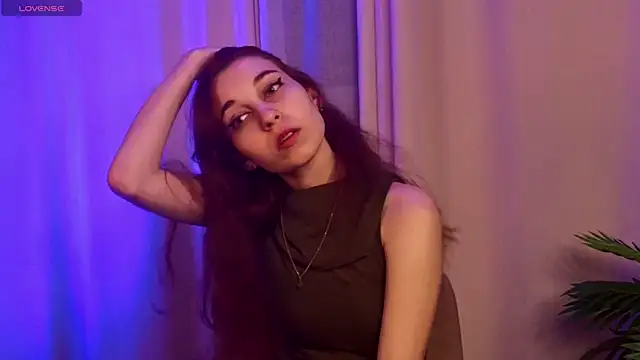 Snapshot of kitsun_ne chatting on 11/27/25, 08:33 kitsun ne online show from 11/27/25, 08:33