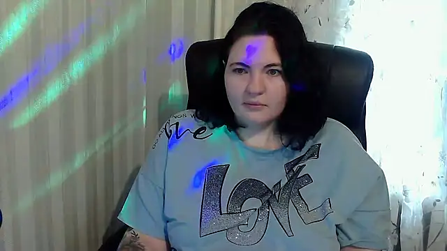 XLisaBlueXs  online show from 10/18/25, 10:49