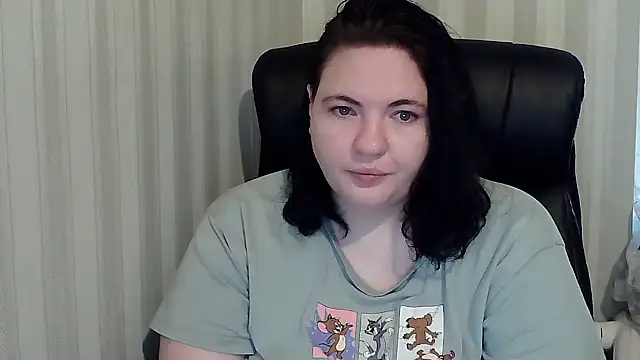 XLisaBlueXs  online show from 10/20/25, 08:04
