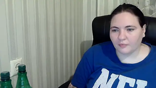 XLisaBlueXs  online show from 10/22/25, 07:02