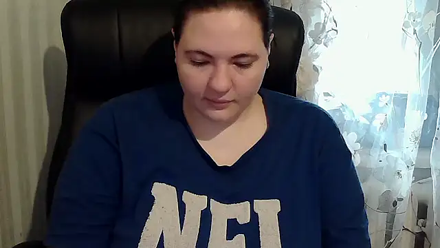 XLisaBlueXs  online show from 10/23/25, 12:37