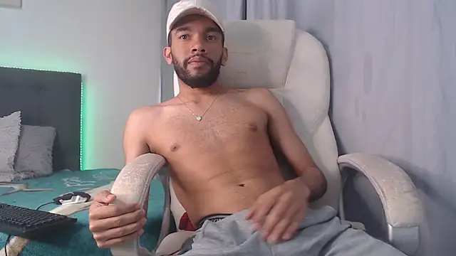 andresnoir  online show from 10/15/25, 02:28