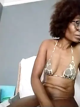 Snapshot of NaughtyCouga chatting on 10/24/25, 05:48 NaughtyCouga online show from 10/24/25, 05:48