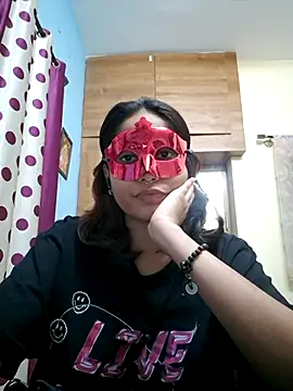 Snapshot of Ishaa_Sharmaa chatting on 11/04/25, 02:16 Ishaa Sharmaa online show from 11/04/25, 02:16