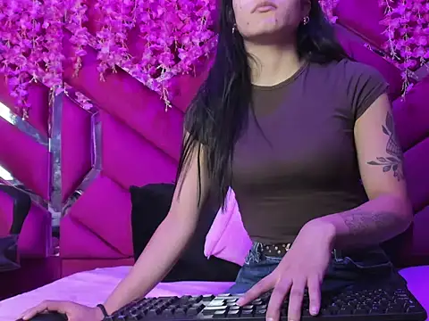 Gisell Squirt  online show from 10/23/25, 12:04