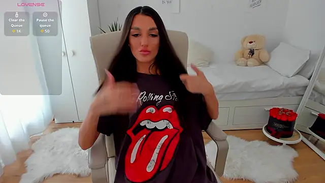 Snapshot of bubbledoll77 chatting on 04/18/26, 09:46 bubbledoll77 online show from 04/18/26, 09:46