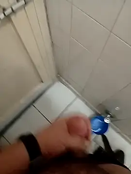 Snapshot of herz19033 chatting on 10/08/25, 08:45 herz19033 online show from 10/08/25, 08:45