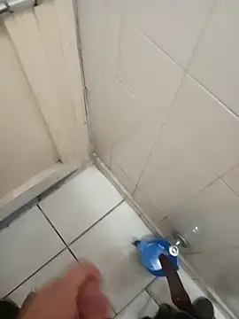 Snapshot of herz19033 chatting on 10/22/25, 11:10 herz19033 online show from 10/22/25, 11:10