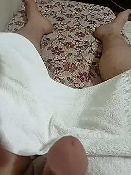 Snapshot of herz19033 chatting on 10/22/25, 11:37 herz19033 online show from 10/22/25, 11:37