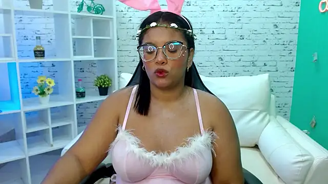 hannahjackson  online show from 10/31/25, 12:06