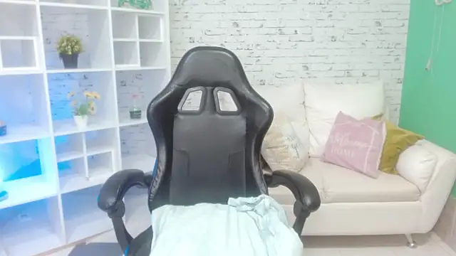 hannahjackson  online show from 11/30/25, 11:14