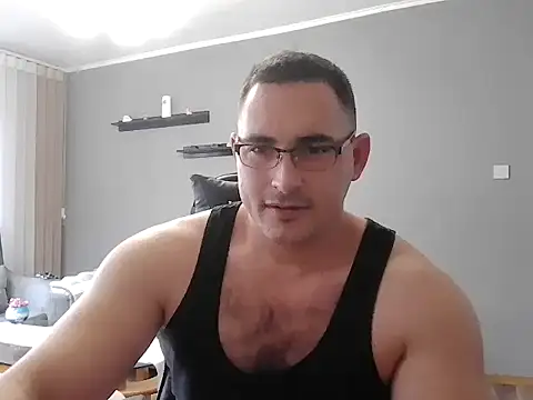 Snapshot of mastermute chatting on 10/12/25, 01:43 mastermute online show from 10/12/25, 01:43