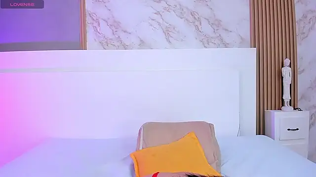 TianaGlow44 online show from 11/02/25, 11:45