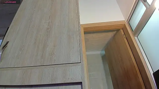 Snapshot of TianaGlow44 chatting on 05/18/26, 11:27 TianaGlow44 online show from 05/18/26, 11:27