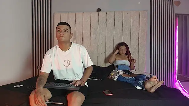 Snapshot of dante_and_kiara chatting on 11/06/25, 09:05 dante and kiara online show from 11/06/25, 09:05