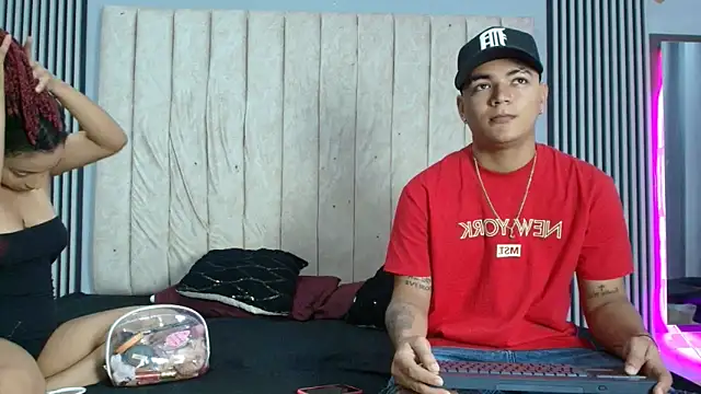 Snapshot of dante_and_kiara chatting on 11/25/25, 09:04 dante and kiara online show from 11/25/25, 09:04