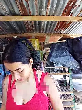 Snapshot of Queen_sofya chatting on 10/29/25, 04:20 Queen sofya online show from 10/29/25, 04:20