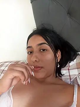 Snapshot of Queen_sofya chatting on 03/17/26, 06:44 Queen sofya online show from 03/17/26, 06:44