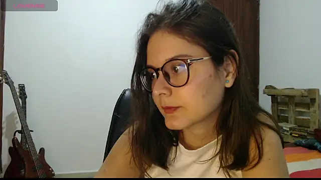 Snapshot of CarlaLorez chatting on 04/10/26, 01:33 CarlaLorez online show from 04/10/26, 01:33