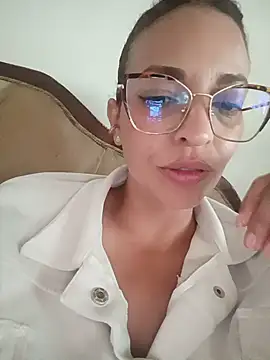 Snapshot of cerecita_anna chatting on 06/12/26, 08:41 cerecita anna online show from 06/12/26, 08:41