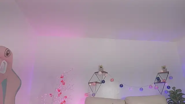 Giia Moretti  online show from 11/06/25, 08:43