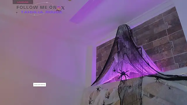 tahhlia rouge online show from 10/27/25, 07:07