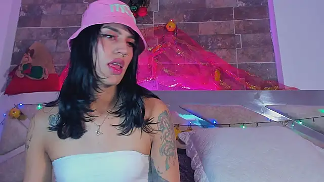 tahhlia rouge online show from 11/25/25, 05:57