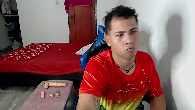 Raphael LatinBoy online show from 10/08/25, 02:53