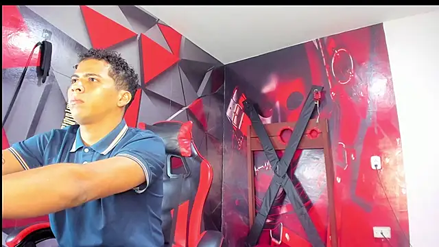 Raphael LatinBoy online show from 10/19/25, 03:07