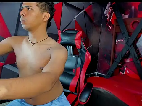 Raphael LatinBoy online show from 10/21/25, 05:08