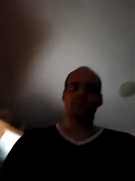 Snapshot of Pumbato chatting on 10/28/25, 04:38 Pumbato online show from 10/28/25, 04:38