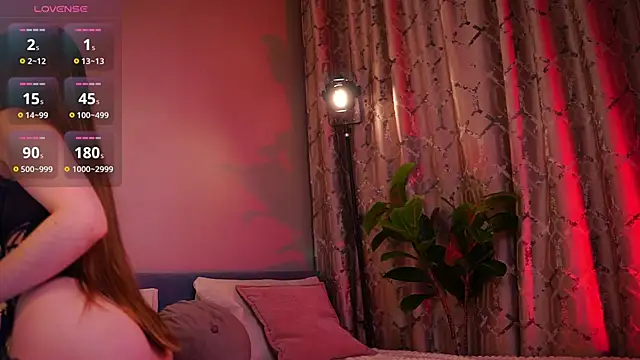 Snapshot of LureOfEva chatting on 11/08/25, 01:55 LureOfEva online show from 11/08/25, 01:55