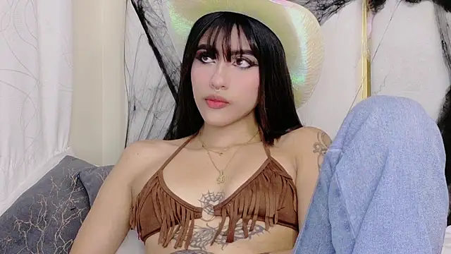 Snapshot of Amara_prescott chatting on 10/30/25, 08:20 Amara prescott online show from 10/30/25, 08:20