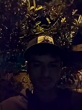 perrongo21 online show from 10/28/25, 04:27