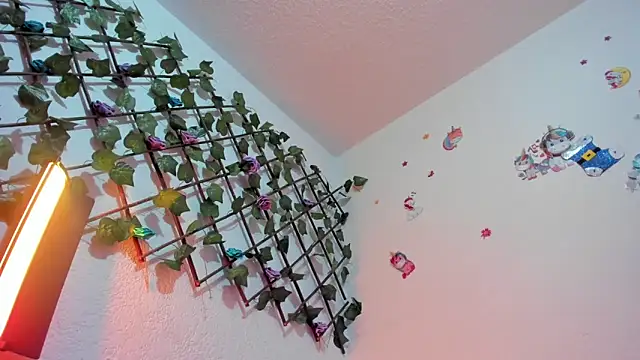 Lilith salvatoree online show from 10/30/25, 01:45