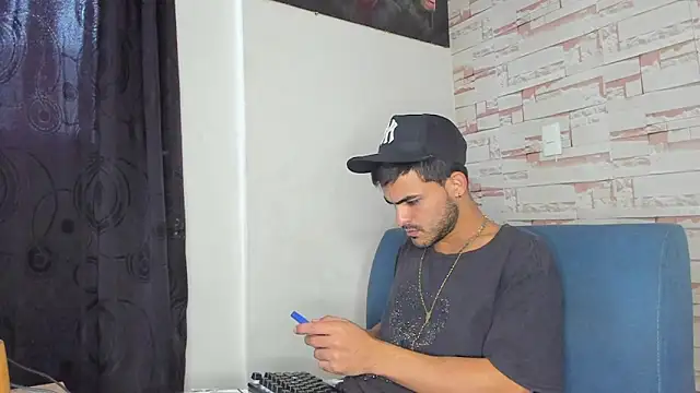 Snapshot of Master_King_Crazzy777 chatting on 10/14/25, 08:31 Master King Crazzy777 online show from 10/14/25, 08:31