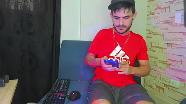 Snapshot of Master_King_Crazzy777 chatting on 10/20/25, 08:31 Master King Crazzy777 online show from 10/20/25, 08:31